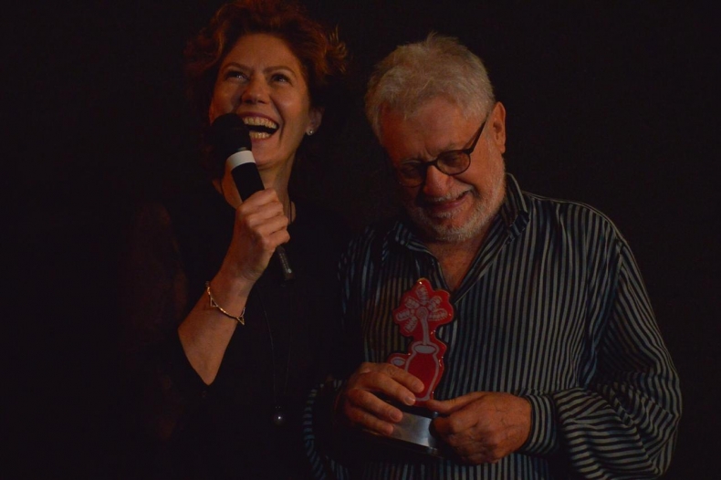 Patrícia Pillar recebe homenagem das mãos de Walter Carvalho e ressalta importância do Fest Aruanda para o cinema nacional